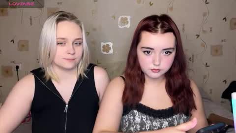Snapshot of bella_and_alice chatting on 02.18.26 bella_and_alice online show from 02.18.26