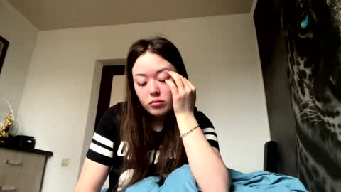 Hanna here Welcome  online show from 04.08.26