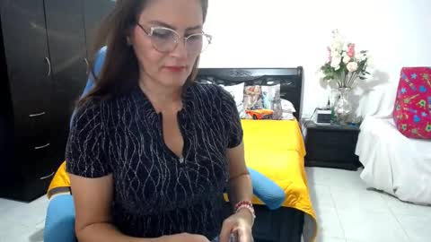 Bella online show from 10.17.25