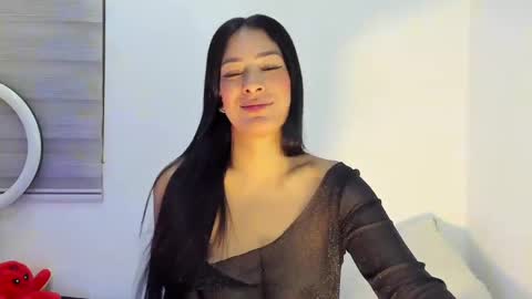 Laura online show from 04.04.26