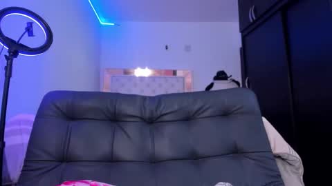 bella_hamilton online show from 03.05.26