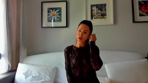 Snapshot of bella_hot77 chatting on 09.09.25 Anna online show from 09.09.25