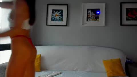 Snapshot of bella_hot77 chatting on 09.17.25 Anna online show from 09.17.25