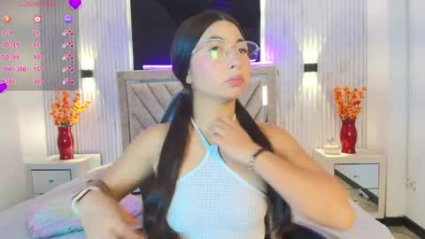 Snapshot of bella_martini_ chatting on 04.17.26 bella_martini_ online show from 04.17.26