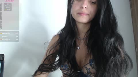 Snapshot of bella_musee chatting on 01.08.25   online show from 01.08.25