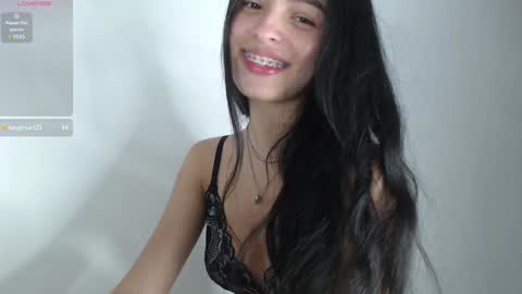 Snapshot of bella_musee chatting on 01.10.25   online show from 01.10.25