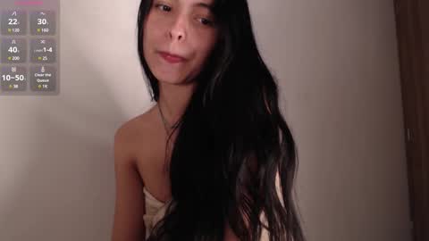 Snapshot of bella_musee chatting on 02.14.25   online show from 02.14.25