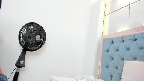 Snapshot of bella_novoa chatting on 06.18.26 BELLA online show from 06.18.26