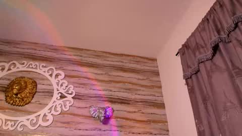     online show from 10.04.25