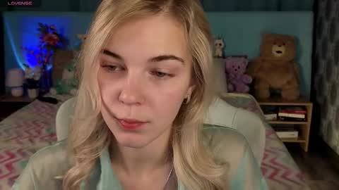 Bella online show from 11.17.25