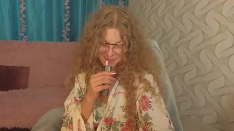 Snapshot of bella_swonn_ chatting on 01.13.26 Bella online show from 01.13.26