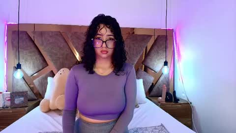 Snapshot of bella_swwan_ chatting on 04.25.26 Bella Swwan online show from 04.25.26
