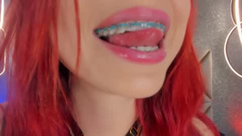 Snapshot of bellaa_swant chatting on 12.13.25 Cris online show from 12.13.25