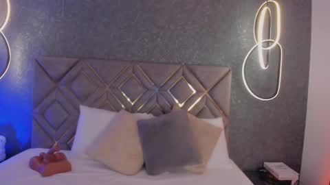 Snapshot of bellaa_swant chatting on 02.21.26 Cris online show from 02.21.26