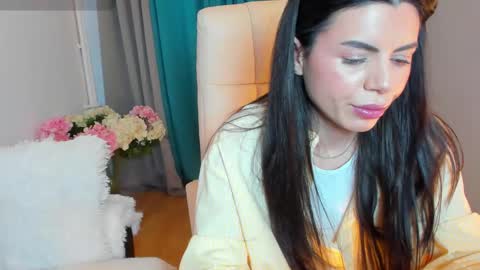 Snapshot of bellaanna25 chatting on 03.10.25 BellaAnna online show from 03.10.25