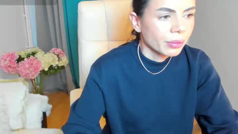 Snapshot of bellaanna25 chatting on 03.11.25 BellaAnna online show from 03.11.25