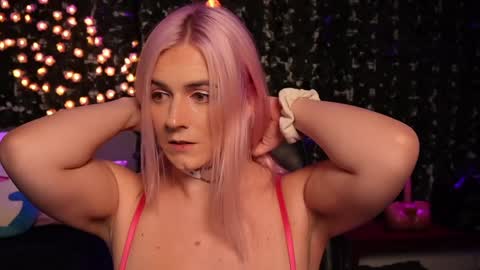 Bellalunabear trans   JadePlant Cis online show from 12.14.24