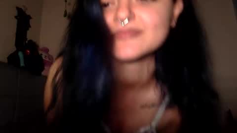 Snapshot of bellablue222 chatting on 02.04.25 bellablue online show from 02.04.25