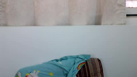 Snapshot of bellacrystall chatting on 06.18.26 bellacrystall online show from 06.18.26
