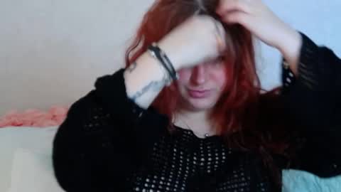 Snapshot of belladonnared chatting on 05.11.26 Belladonna online show from 05.11.26
