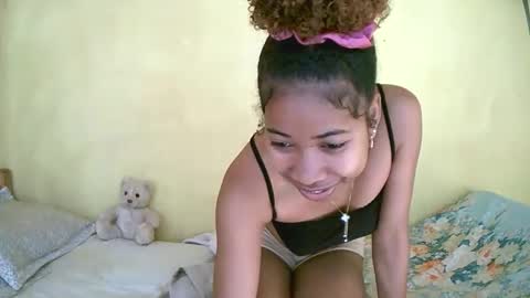 Snapshot of bellaena chatting on 10.14.25 bellaena online show from 10.14.25