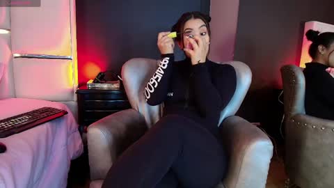 Snapshot of bellafernandez chatting on 06.05.26 Bella online show from 06.05.26