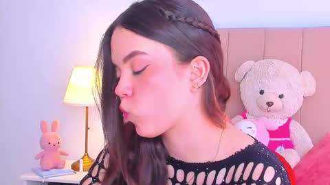 Snapshot of bellafontana chatting on 03.17.26 BellaFontana online show from 03.17.26