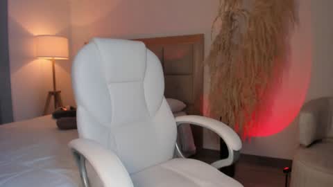 Bella Mia online show from 01.10.25