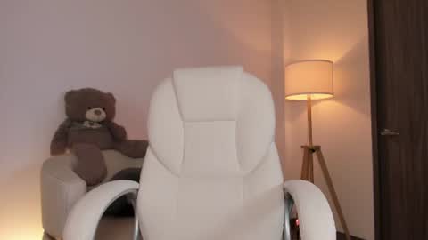 Snapshot of bellamia_ chatting on 06.14.26 Bella Mia online show from 06.14.26