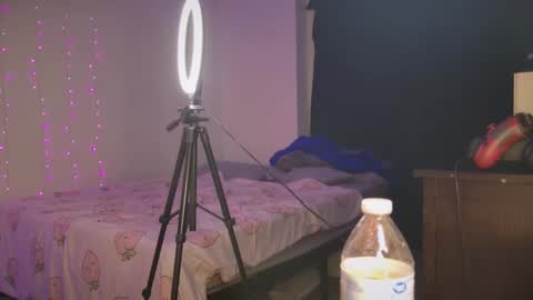 Bella Monroe online show from 09.15.25