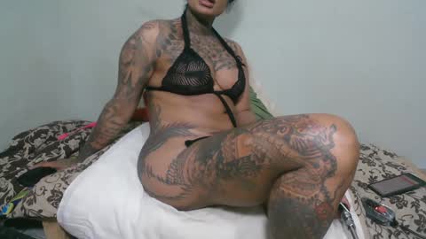 Snapshot of bellamorena06 chatting on 12.28.24 BELLAMORENA06 online show from 12.28.24