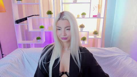 Snapshot of bellamur_ chatting on 05.11.26 Bella online show from 05.11.26
