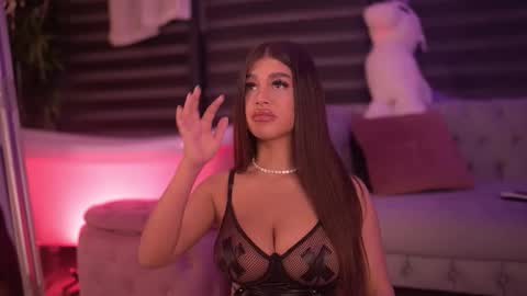 Bella online show from 12.15.25