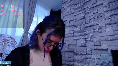 Snapshot of bellaodisea chatting on 02.18.25 online show from 02.18.25