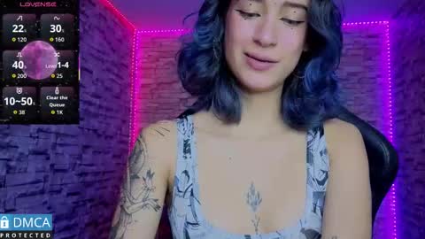 Snapshot of bellaodisea chatting on 10.02.25 online show from 10.02.25