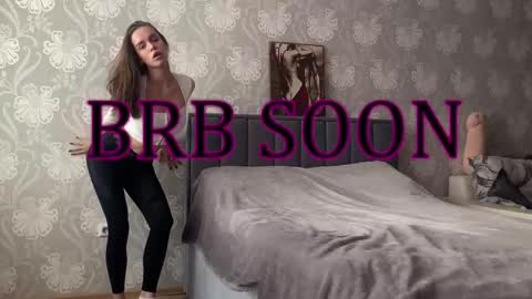 bellaparker_ online show from 10.13.25