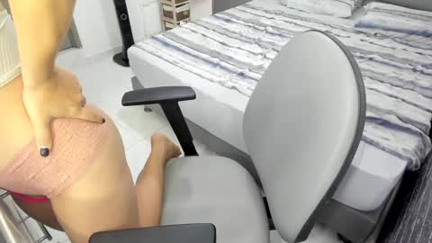 Snapshot of bellaprettty chatting on 01.20.25 Bella Angelycal online show from 01.20.25