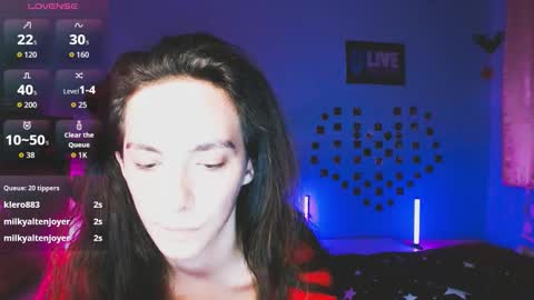 Snapshot of bellaqueen0701 chatting on 11.19.25 bellaqueen0701 online show from 11.19.25