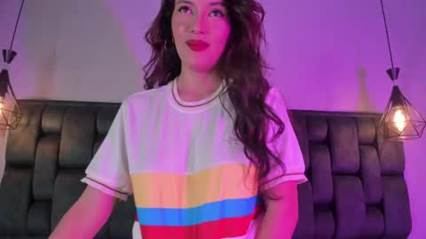 Snapshot of bellarohs chatting on 06.17.26 LUCIANA online show from 06.17.26