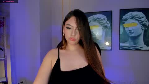 Snapshot of bellarosex1 chatting on 01.11.25  Bella Rose  online show from 01.11.25