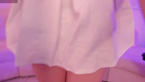 Snapshot of bellarosex1 chatting on 02.05.25  Bella Rose  online show from 02.05.25