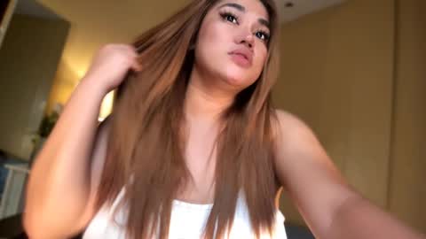 Snapshot of bellaswildcummer chatting on 04.19.26 BELLA JONES online show from 04.19.26