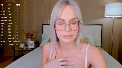 Snapshot of bellatip chatting on 03.07.26 Bella online show from 03.07.26