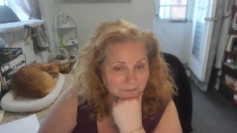 Snapshot of bellavoca chatting on 09.26.25 Bellavoca online show from 09.26.25