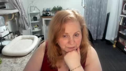 Snapshot of bellavoca chatting on 11.30.25 Bellavoca online show from 11.30.25