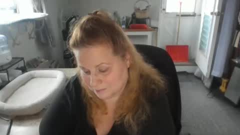 Snapshot of bellavoca chatting on 02.22.26 Bellavoca online show from 02.22.26