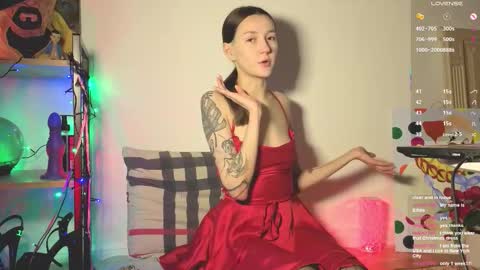 Snapshot of bellaward2 chatting on 12.17.25 MY OLD PAGE IS NO LONGER. THIS IS MY NEW online show from 12.17.25