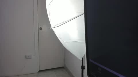 Snapshot of bellawild_ chatting on 02.24.26 Bella Wild online show from 02.24.26