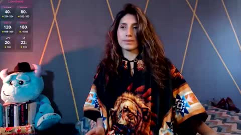 Snapshot of bellawills chatting on 09.17.25 Bella online show from 09.17.25