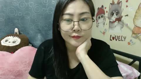 Snapshot of bellbabe chatting on 01.31.25 Bella online show from 01.31.25